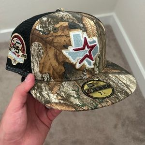 BRAND NEW HOUSTON ASTROS 7 1/4.